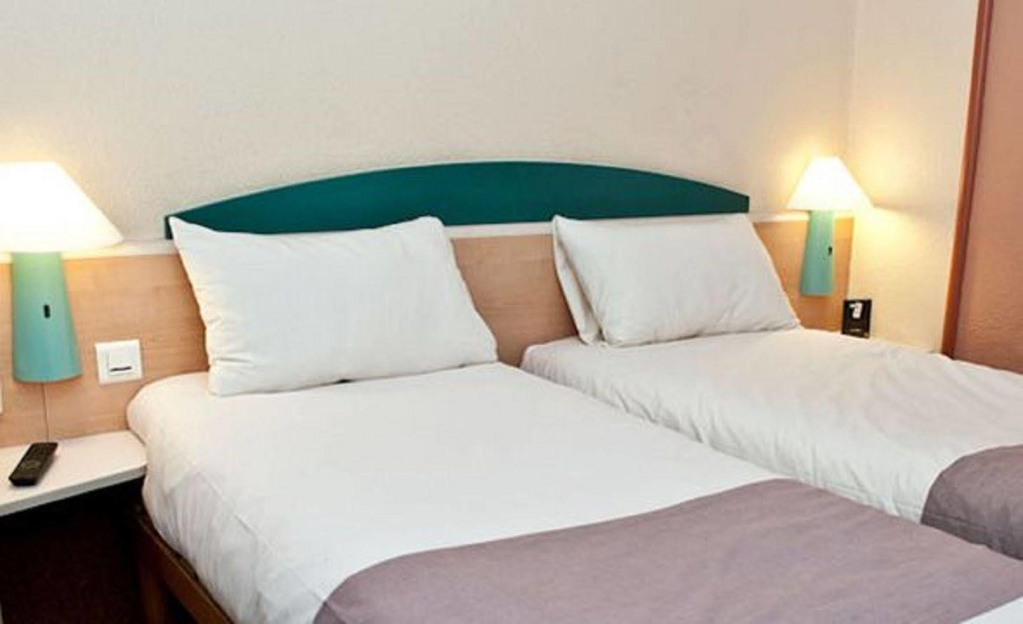 Egg Hotel Gonesse Exterior photo