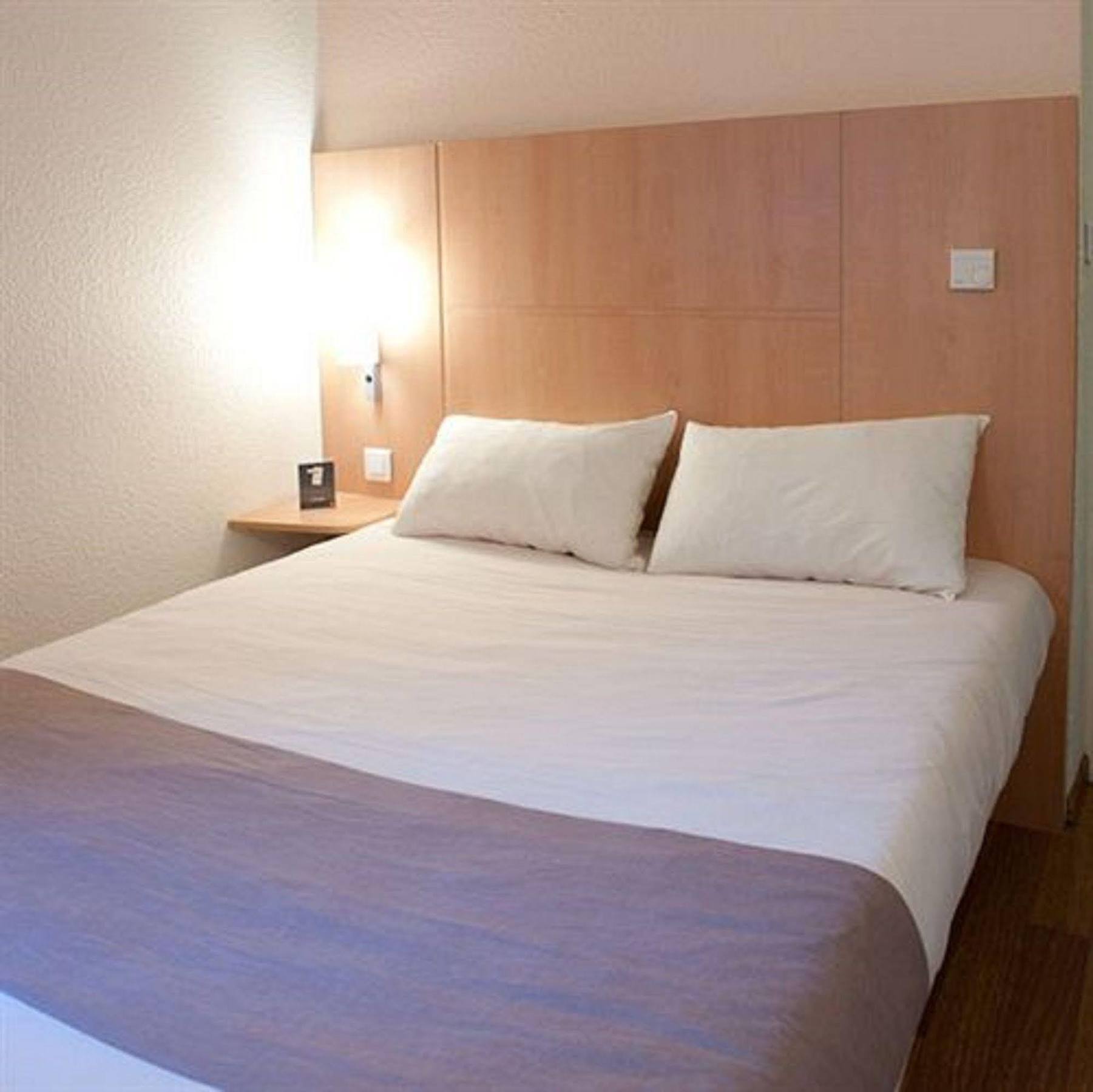 Egg Hotel Gonesse Exterior photo
